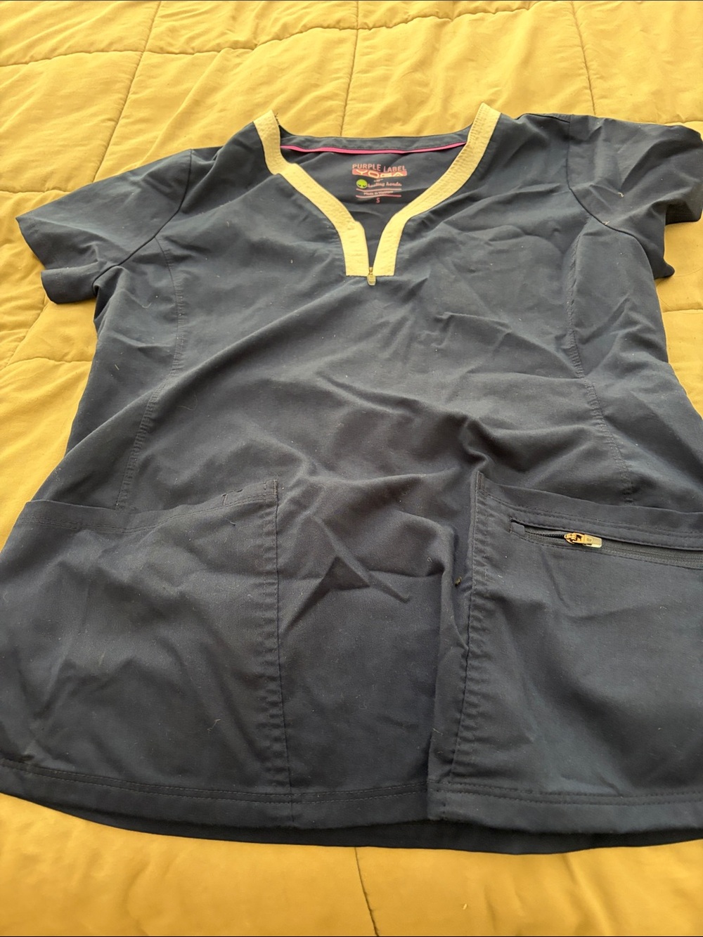 Healing Hands Women’s scrub top in Navy size S